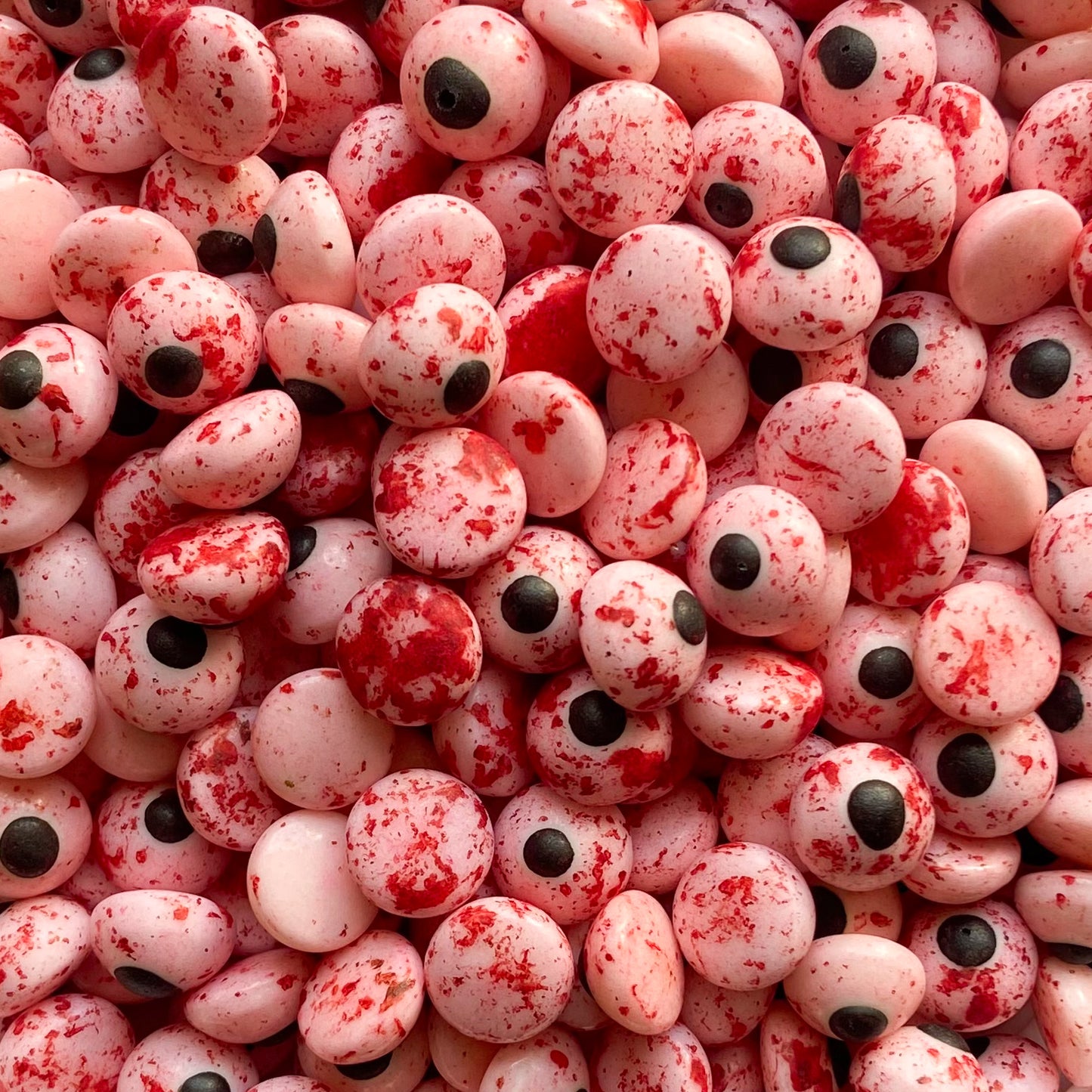 Ojo chico con sangre (1 cm)